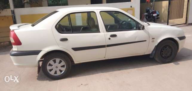  Ford Ikon petrol  Kms