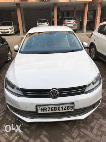  Volkswagen Jetta petrol  Kms