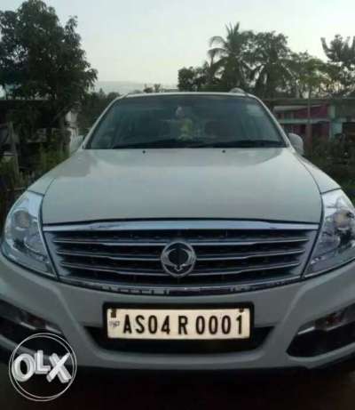 Awd Rexton mast Suv