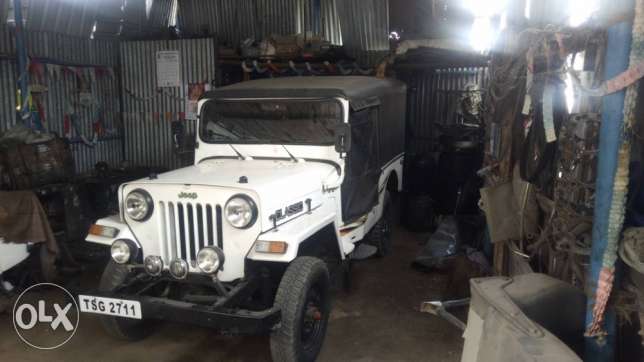 4 wheel drive  Mahindra jeep diesel  Kms