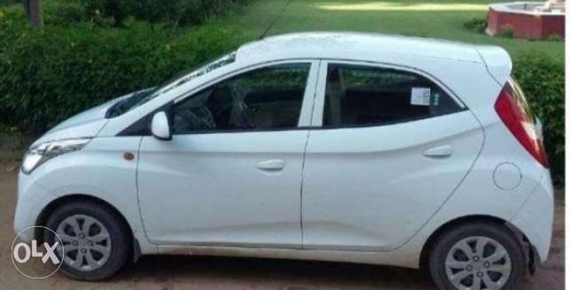 Hyundai Eon Sportz petrol  Kms  yr..Top