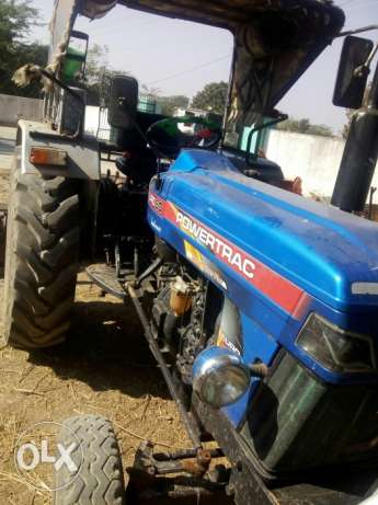 My tractor. Is very good conditions ginine