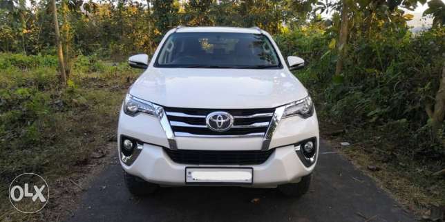  Toyota Fortuner petrol  Kms