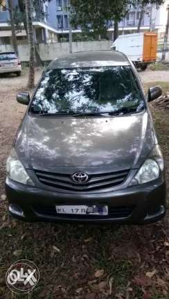 Innova 2.0 G%FINANCE AVAILABLE DOWN PAYMENT 2