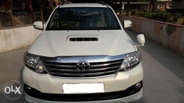 Toyota Fortuner 4x2 AT  Model