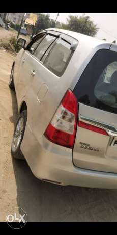  Toyota Innova diesel  Kms