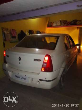  Mahindra Renault Logan petrol  Kms