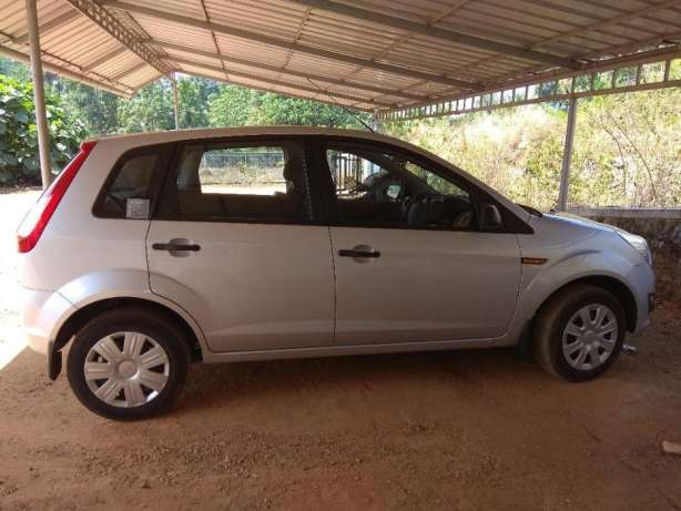 Doctor owned ford figo 1 2 EXI  model petrol