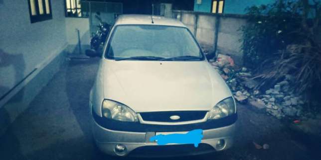  Ford Ikon petrol  Kms