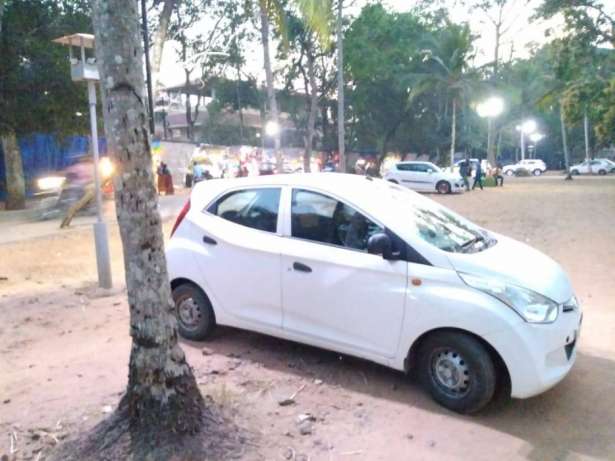  Hyundai Eon petrol  Kms