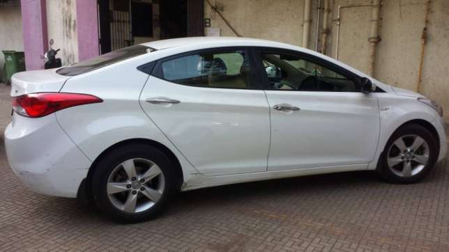  Hyundai Elantra petrol  Kms