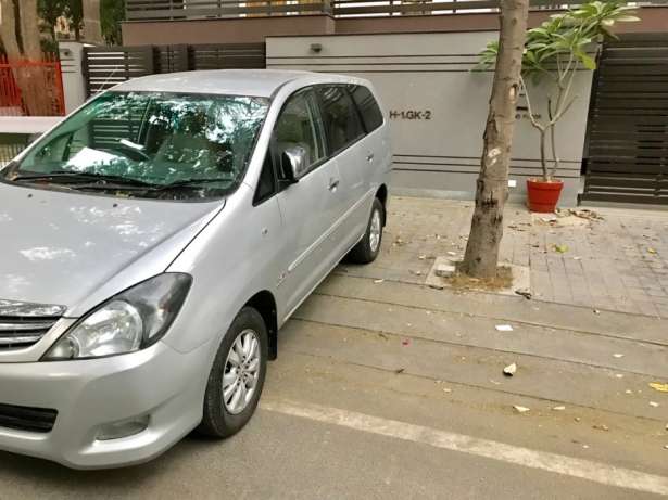 Top Model V Toyota Innova 7 seater