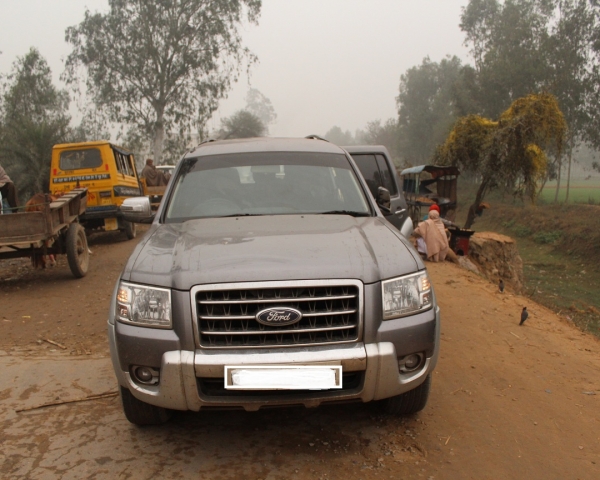 FORD ENDEAVOUR FOR SALE - Ahmedabad